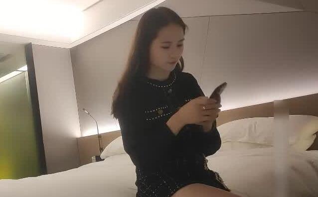 文轩探花03-30美容院兼职小姐姐 封面
