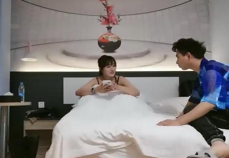 文轩探花02-07网上约的小姐姐 封面