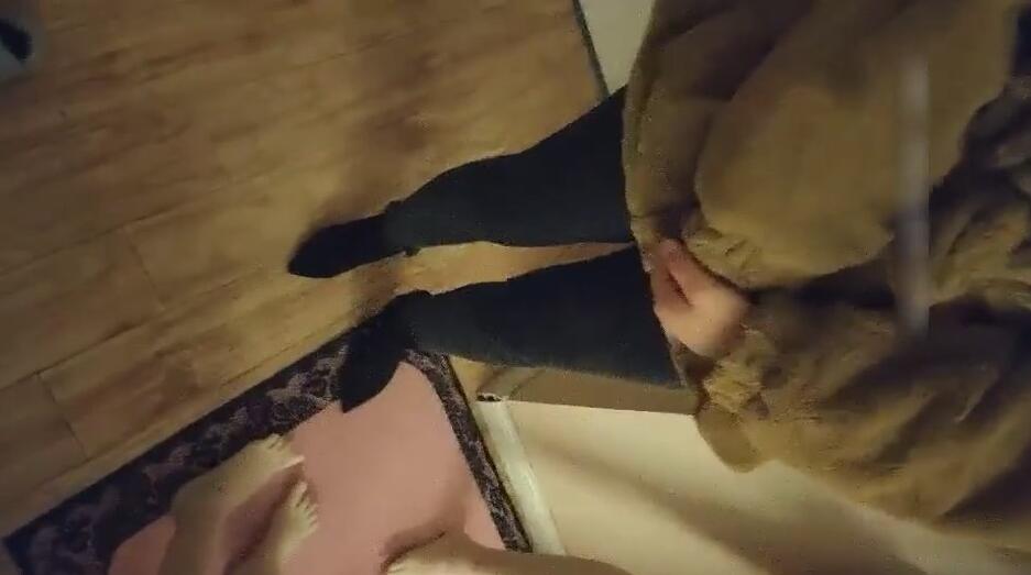勾引卖成人娃娃老板娘 封面