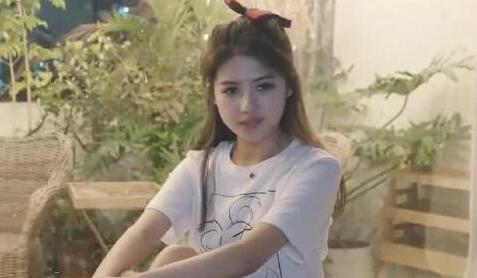 乐播传媒蜜桃成熟之兄妹蕉谈-董小宛 封面