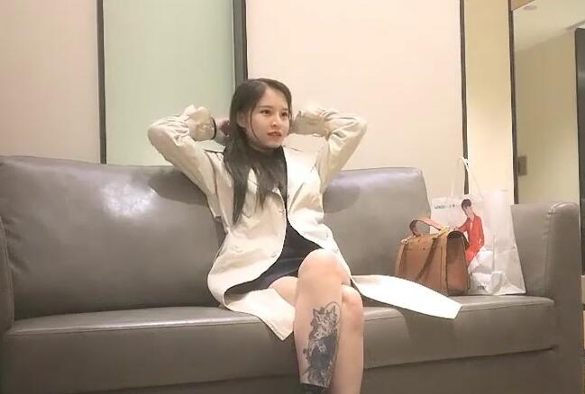 91沈先生10-24小腿纹身女 封面
