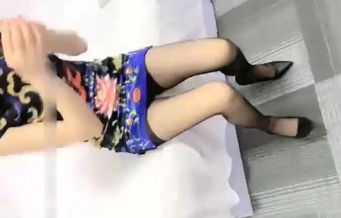 AVOVE12-5内射高跟旗袍小姐姐 封面海报