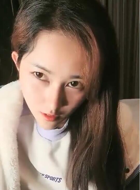 老李极品探花11-11工厂上班的兼职小妹 封面