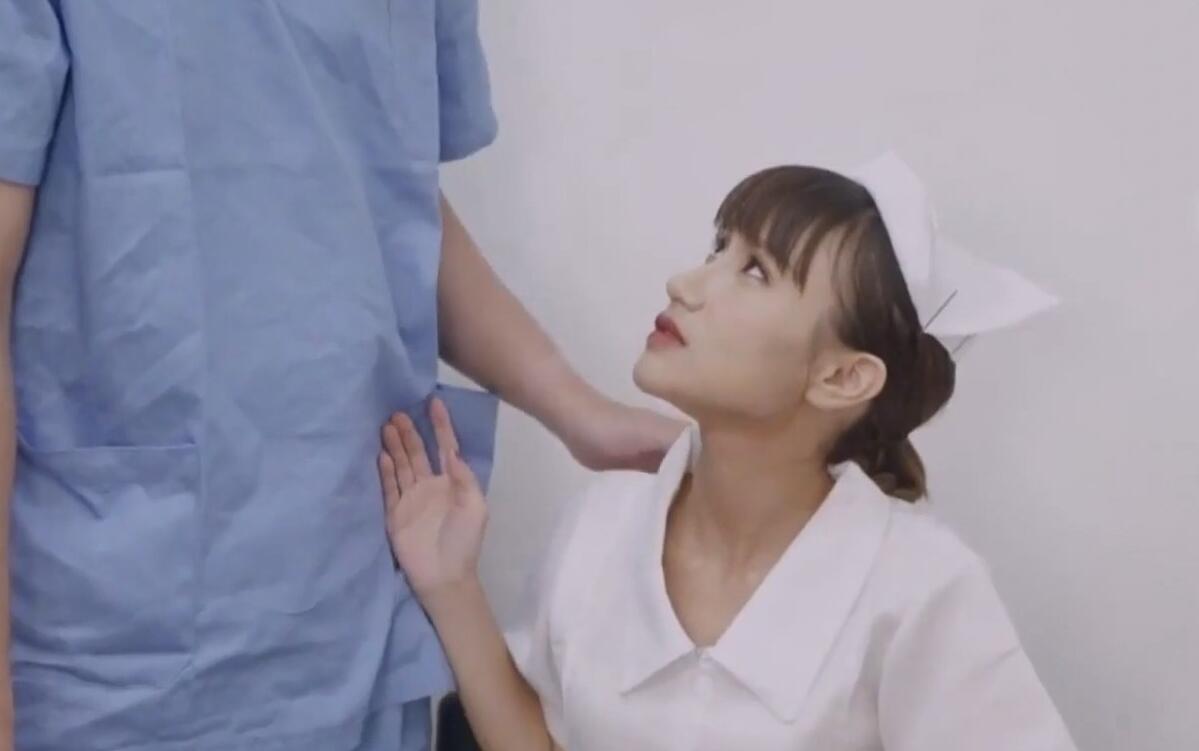 外表清纯的痴女护士请医生掏出肉棒让她吸 封面