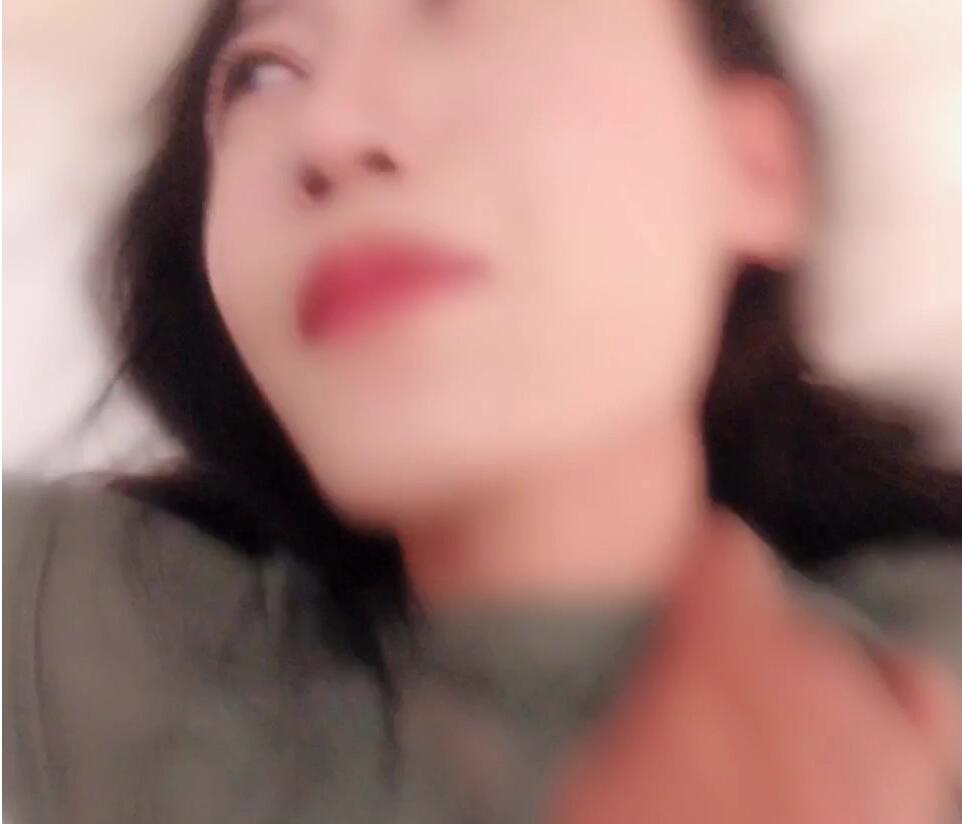 真实小明星被导演潜规则流出被操哭了 封面