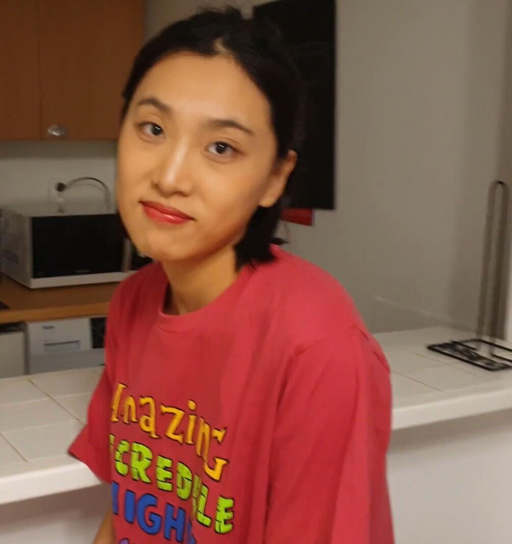 单身小伙看A片欲火焚身电召留学生刘玥上门服务 封面