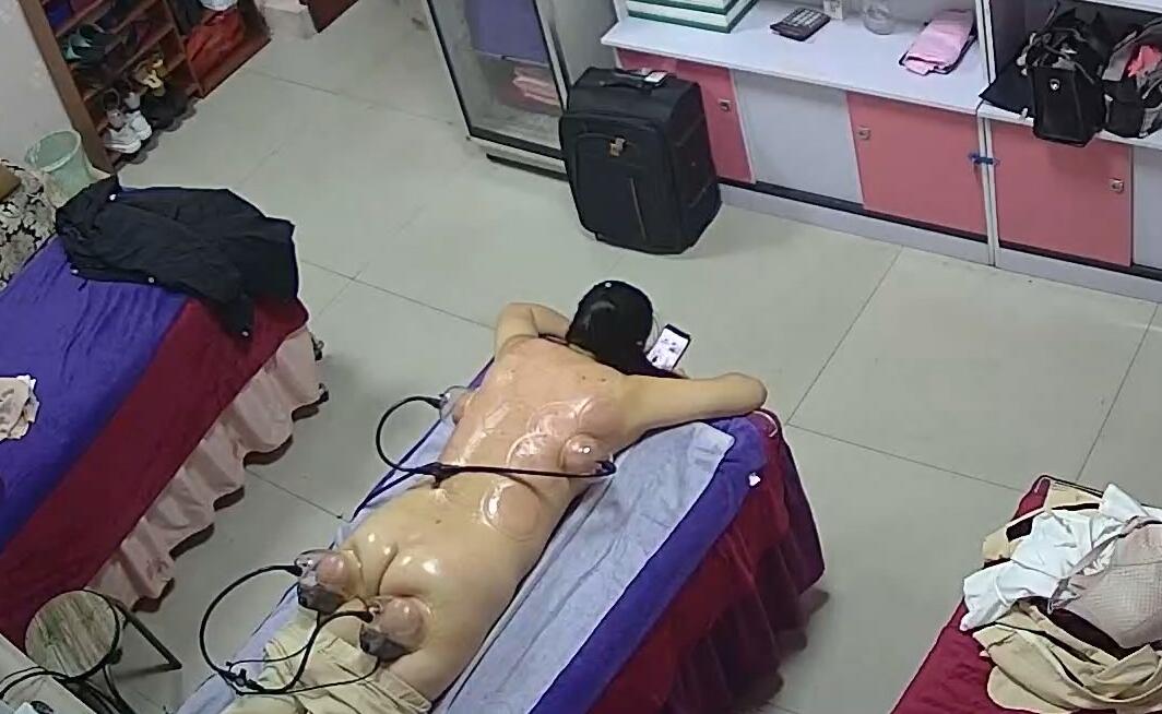 网络盗摄女子SPA馆 封面