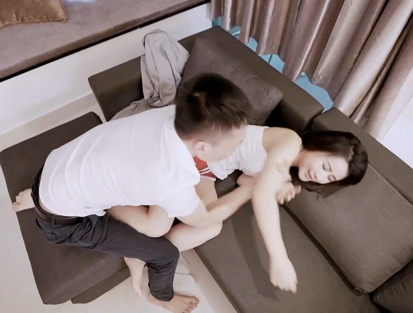 被老公的客户强奸 封面