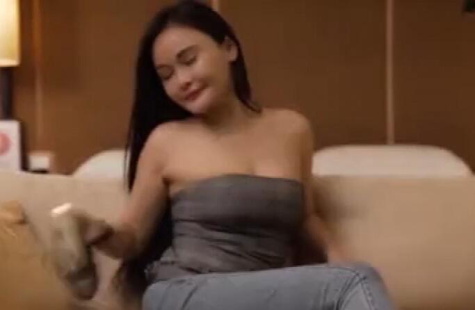英雄救美邂逅的爵士女郎 封面