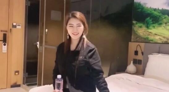 沈樵新剧之十八线女演员上位记 封面