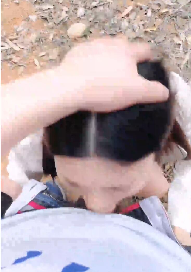 戏精刘婷之等公车被人拉进小树林强奸 封面