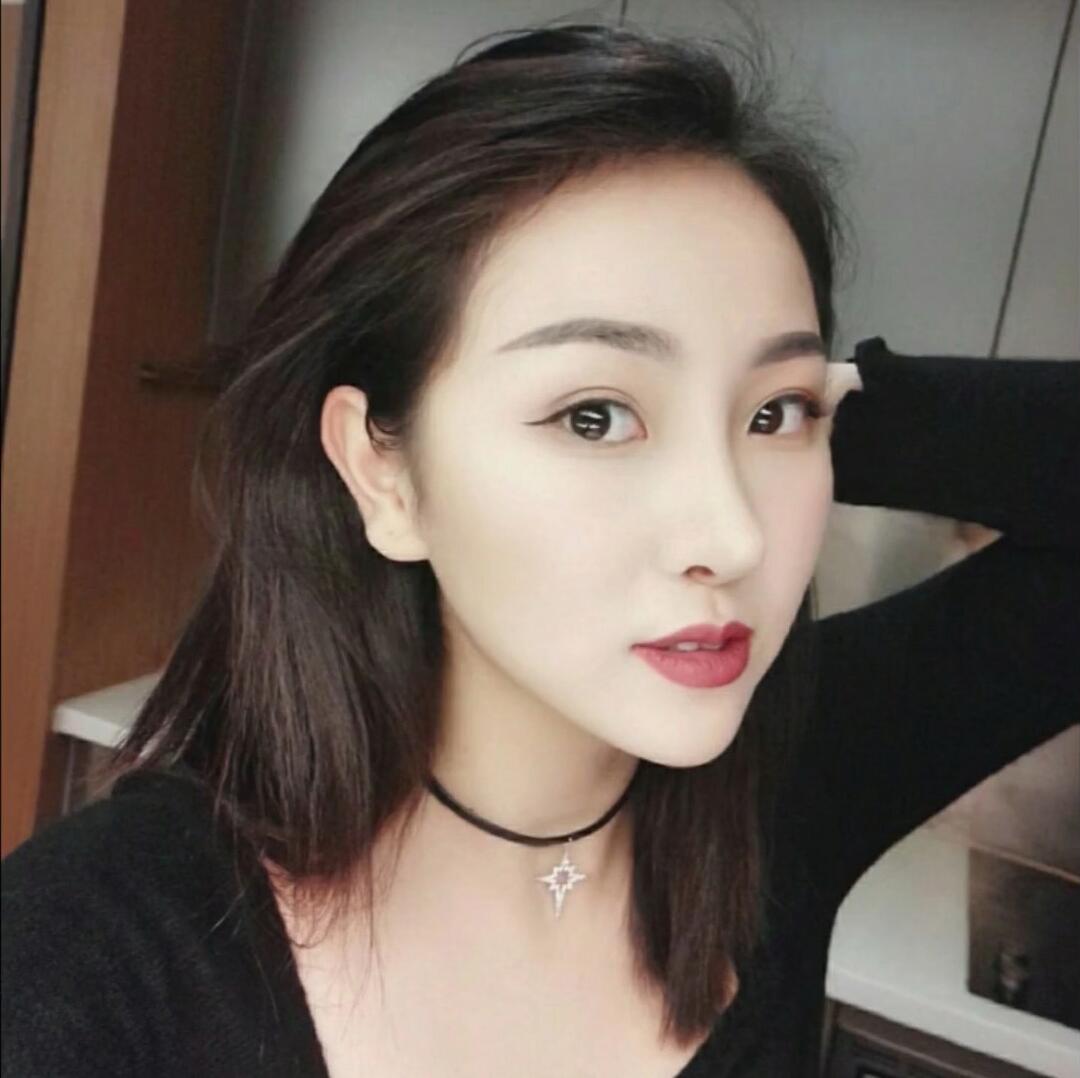 91猫先生之影视公司时尚女白领 封面