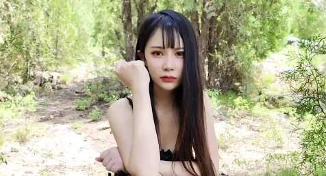 上山砍柴村民偶遇抑郁的寂寞少妇-糖糖 封面