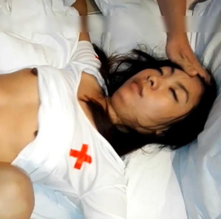 国产真实迷奸系列无锡刚上班的小美女 封面