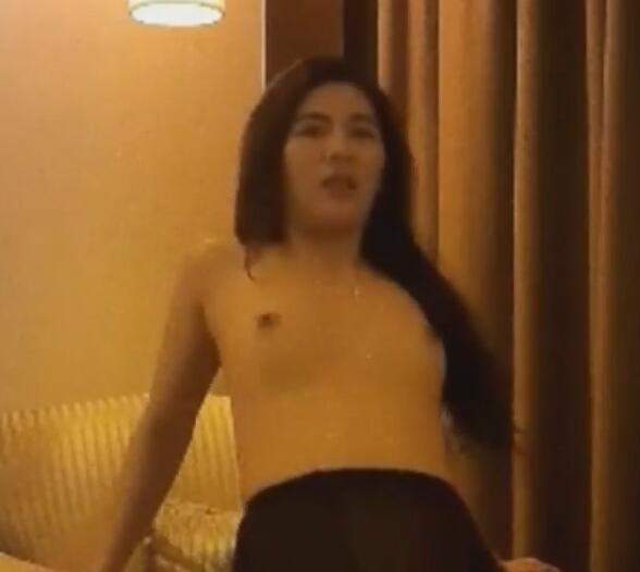 裤哥大战黑丝淘宝店主美女直叫干得我肚子都疼了 封面