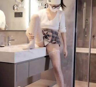 极品少女萝莉卫生间啪啪 封面