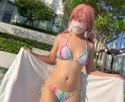 男友爆操性感比基尼泳装小嫩妹 封面