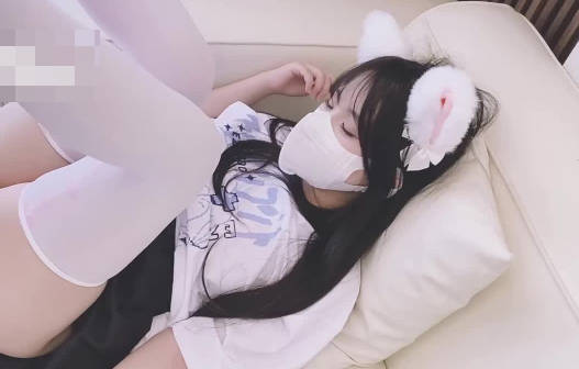 萝莉嫩妹肉体还债 封面