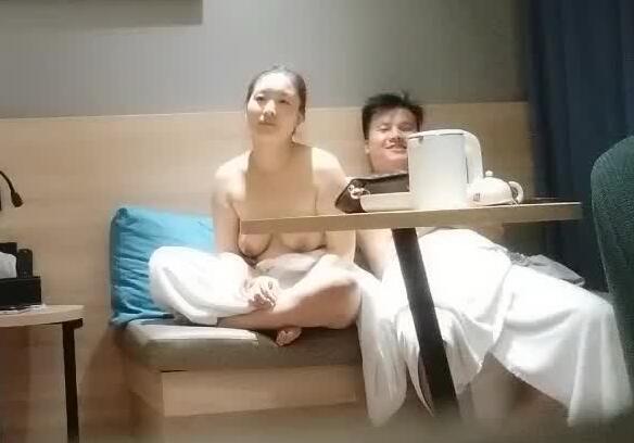 小强寻花09-29谈完心的少妇被一顿爆操 封面