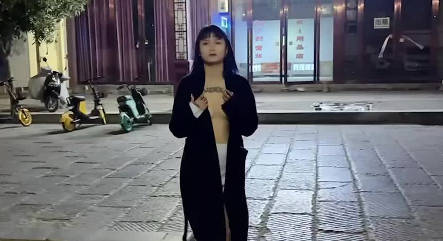 回家过年粉丝福利街头露出-思思 封面
