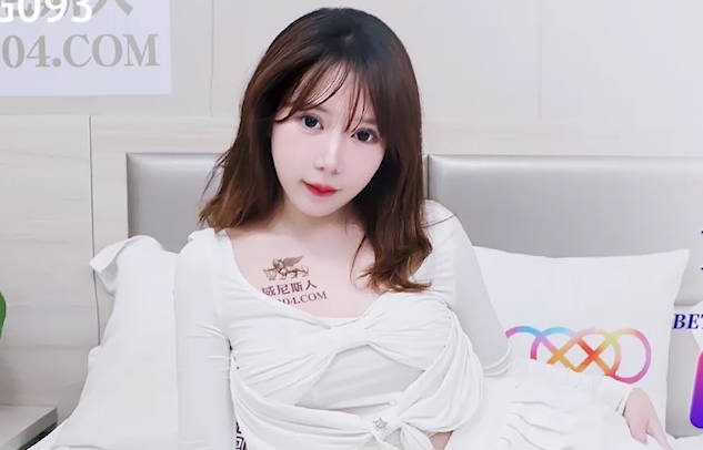 星空传媒XKG093母亲下药出卖漂亮女儿 封面
