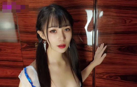 女导游推销纪念品勾引土豪游客-糖糖 封面