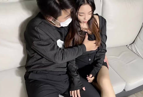 空虚小少妇引诱家访老师-小昭 封面