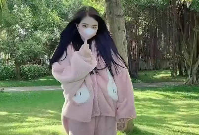 元气少妇反差婊-三月樱花 封面