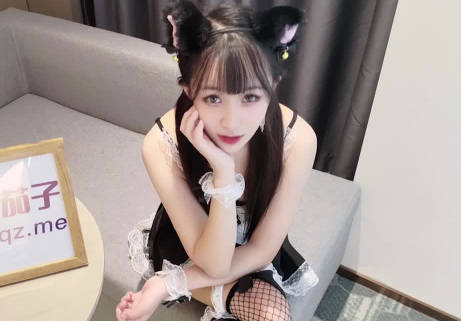 女仆装穿给老公看缺被外卖员占了便宜-糖糖 封面