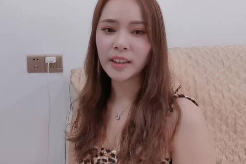 父母吵架儿子用大肉棒安慰母亲 封面