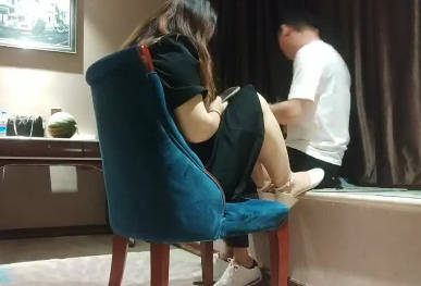 爱情故事06-30约炮良家丰满白皙人妻 封面