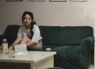 捶子探花06-18清春活力小姐姐 封面