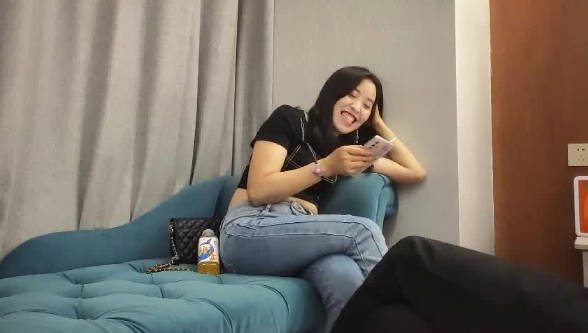 隔壁老王05-08爱笑的少妇 封面