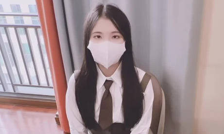 清纯白丝少女为签约合同而献身-小敏儿 封面