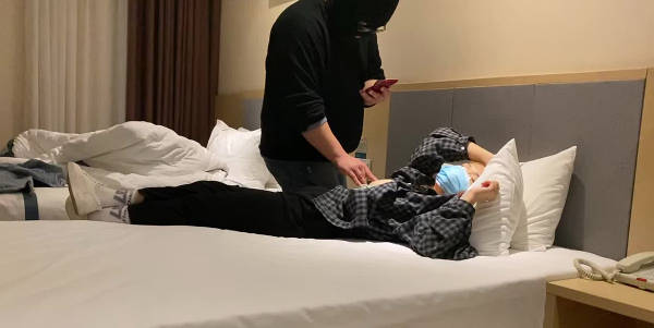迷奸首饰店美女销售 封面