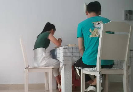 爱情故事05-10全程记录约网友家里啪啪 封面海报