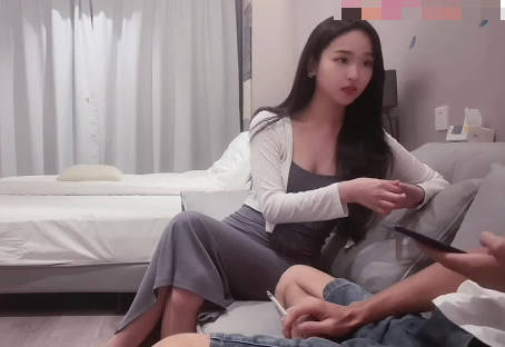 大二清纯乖乖女出来兼职挣点零花钱-杏吧李寻欢 封面