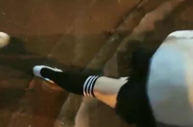 公园勾搭小姐姐带回家操逼 封面