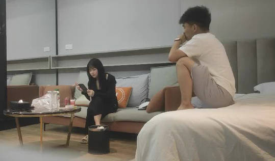 专找老阿姨03-17连衣裙斯文女孩 封面