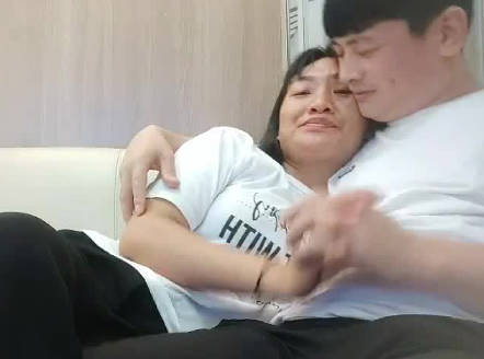 爱情故事04-23约已婚同事开房 封面