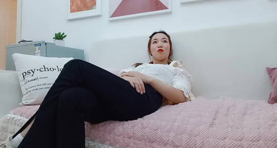 在公司的文静同事没想到这么骚 封面