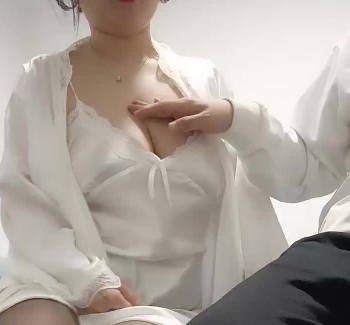 寂寞少妇勾引物业人员被操出水 封面
