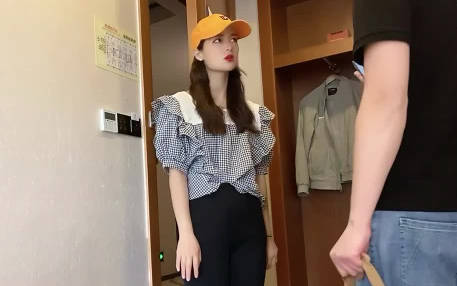 叫外卖操到性感小姐姐 封面