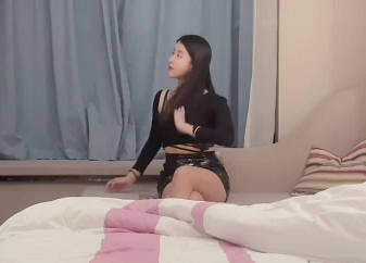 约炮舞蹈系出来兼职的小姐姐玩69啪啪剧情 封面