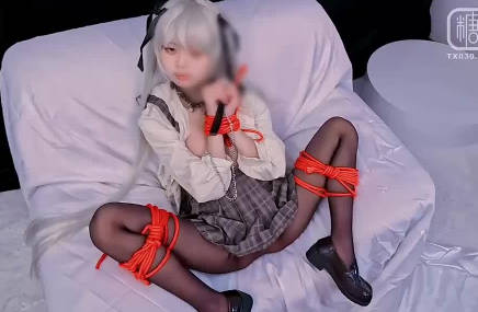 漫展少女约拍被摄影师强奸剧情 封面