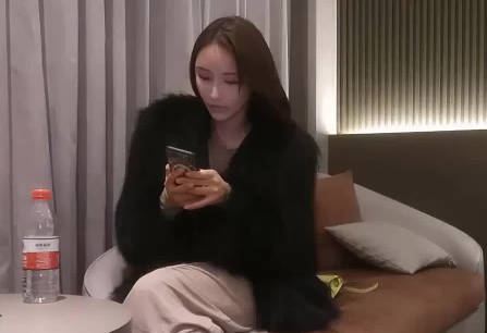 雀儿满天飞之外围女神酷似萧亚剧情 封面