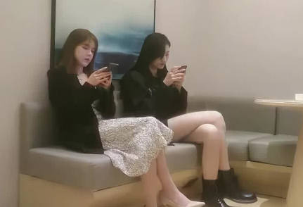 雀儿满天飞之8000双飞看两个女神配合无间淫荡之极剧情 封面