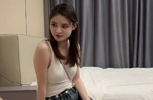 约操娇小玲珑妹子一枚剧情 封面