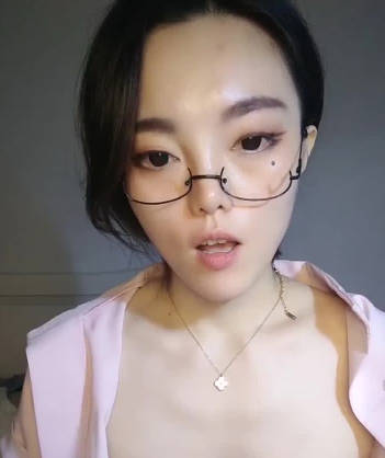 护士小姐姐在线教网友操逼 封面
