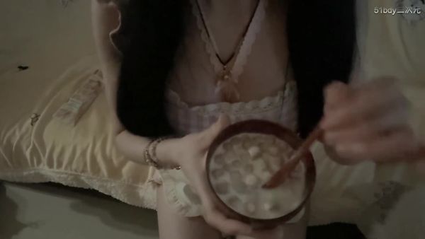 玉玉小汤圆儿 舔木勺 棒棒糖啥都有